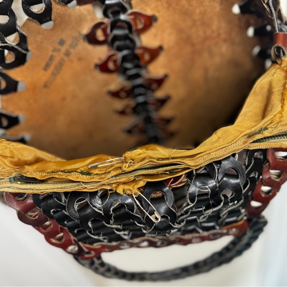 Boho Vintage 1970’s leather chain bag made in Argentina - Picture 9 of 11